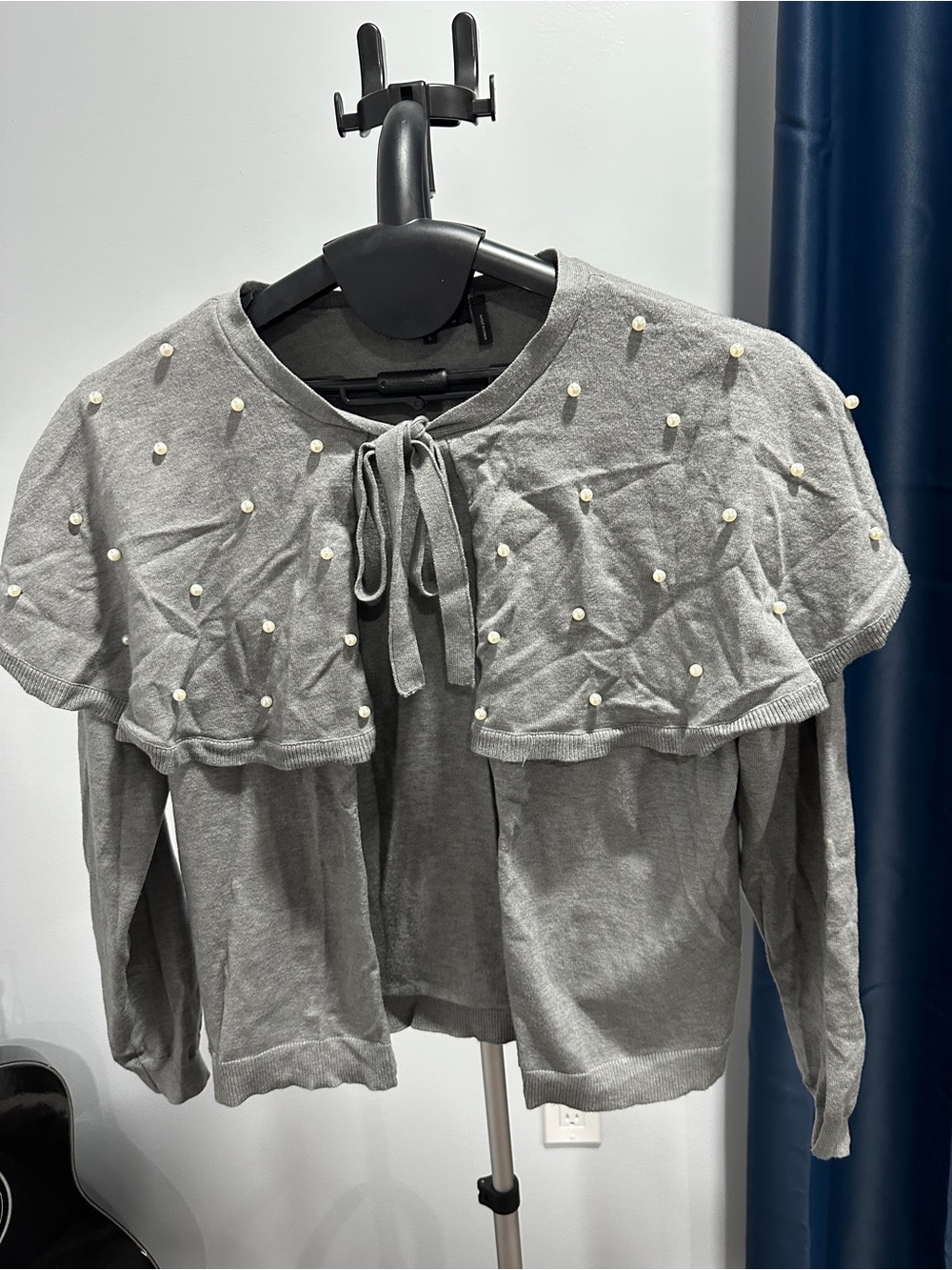 Badgley Mischka Gray Pearl-Embellished Tie-Neck Capelet Sweater